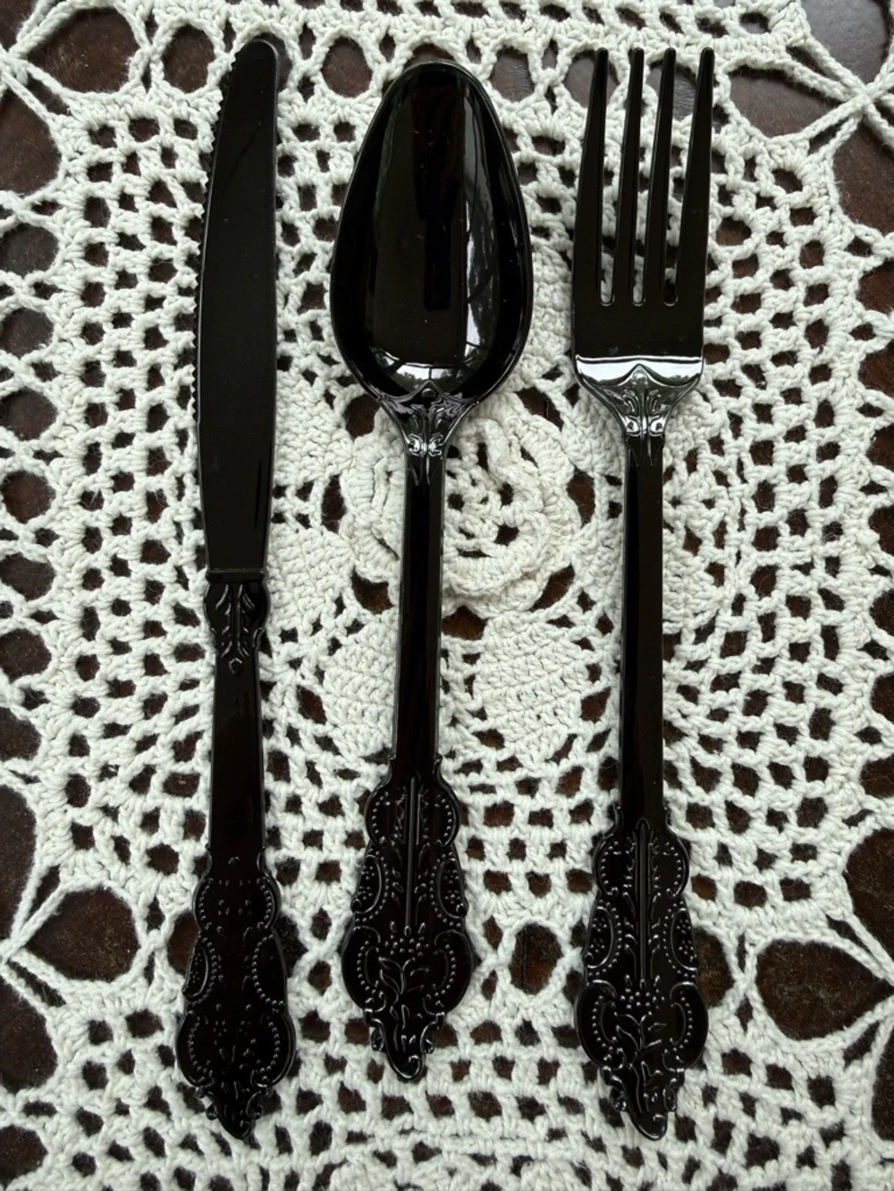 Set of 6 New never used Baroque Disposal Cutlery Knives Forks Spoons Pre-rolled